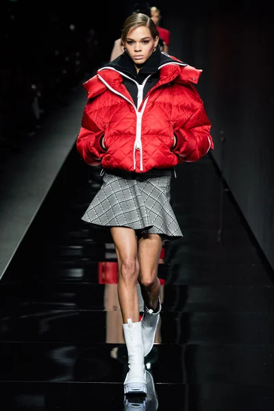 Look 28